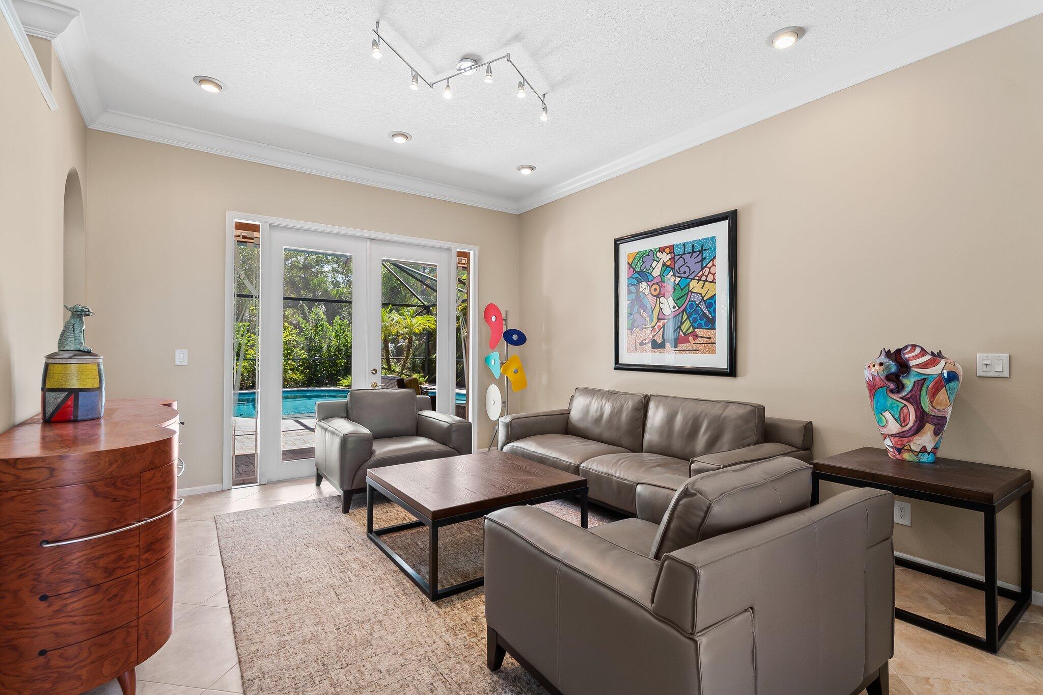 12408 Rockledge Circle Boca Raton, FL 33428 - Photo 4 of 35 Living Room