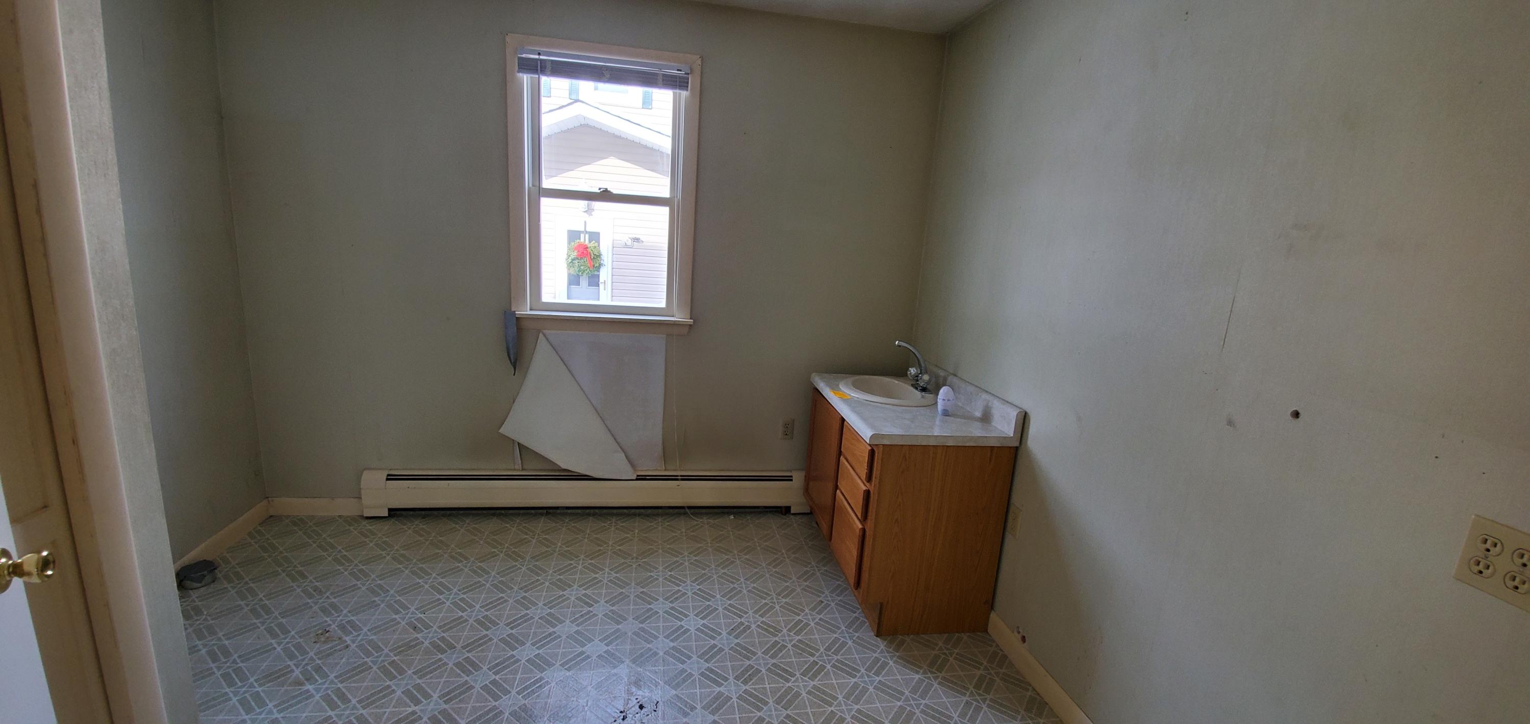 27 Somerset Street Millinocket, ME 04462 - Photo 18 of 26 31E43561-6070-4D21-99CD-897F03743C8A