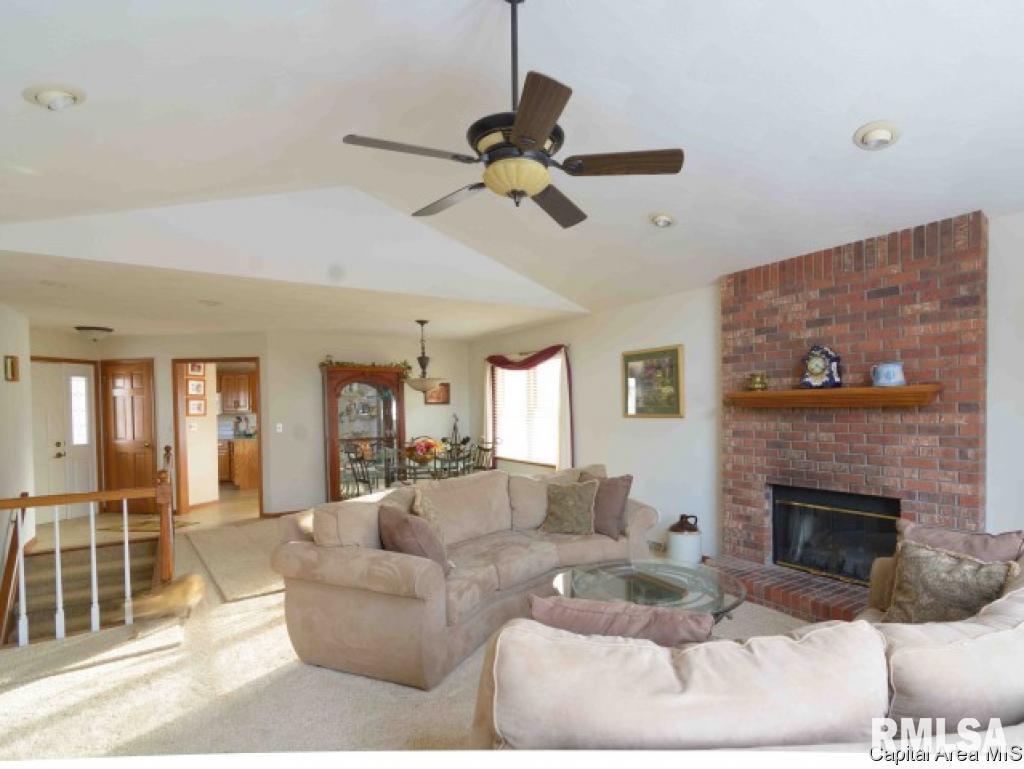 2508 Chapel Hill Road, Unit D Springfield, IL 62702 - Photo 3 of 16