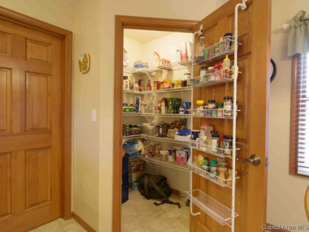 2508 Chapel Hill Road, Unit D Springfield, IL 62702 - Photo 8 of 16