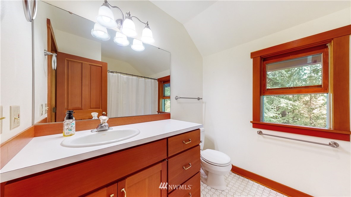 5994 Mission Road Bellingham, WA 98226 - Photo 17 of 23 Gallery Image 17