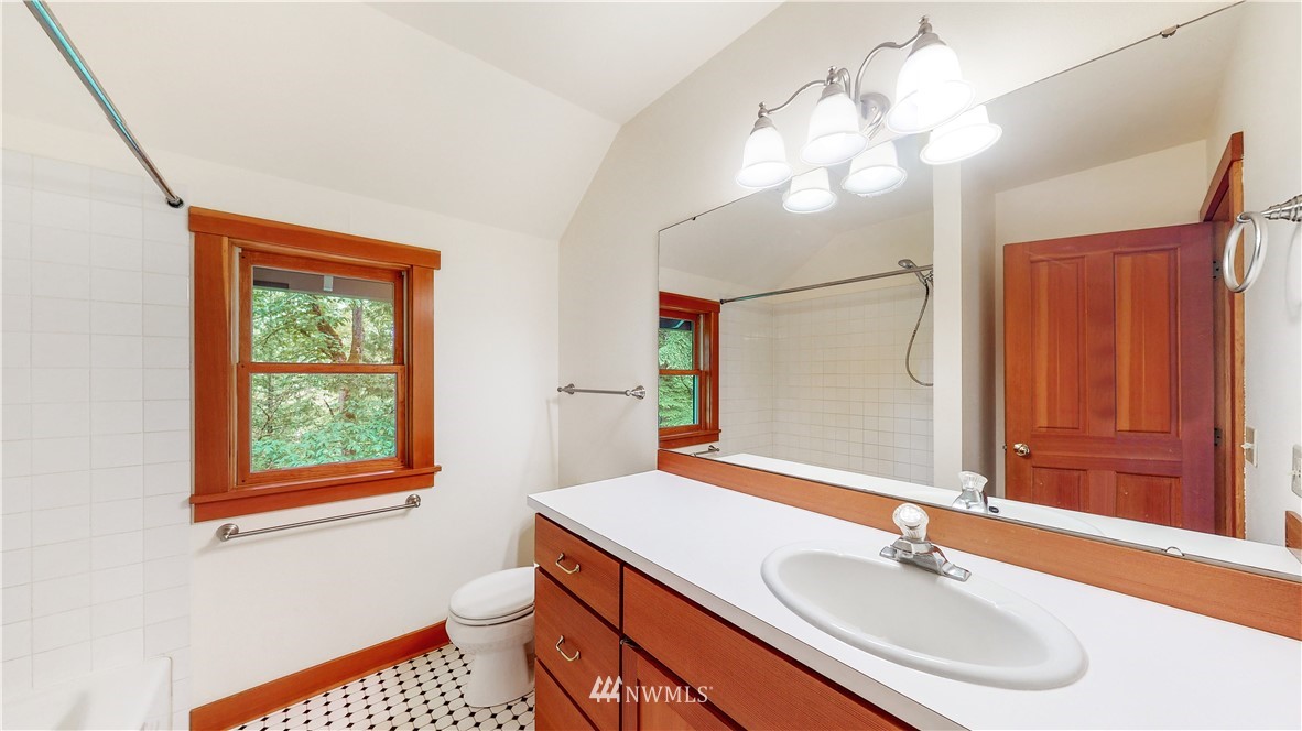 5994 Mission Road Bellingham, WA 98226 - Photo 19 of 23 Gallery Image 19