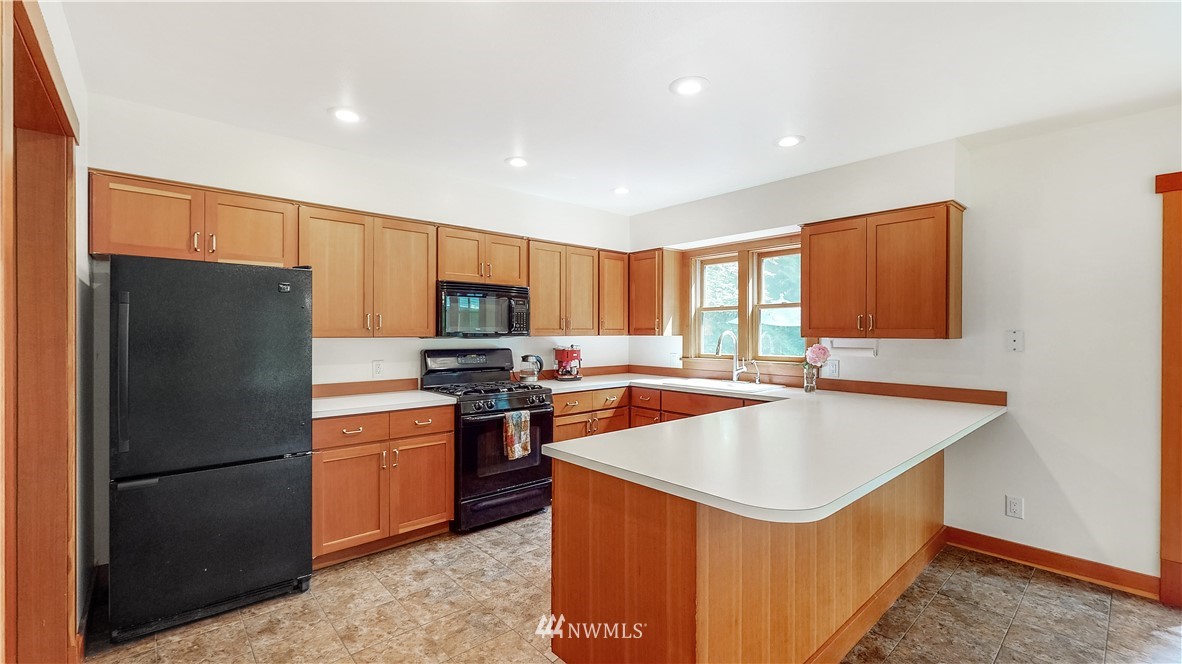 5994 Mission Road Bellingham, WA 98226 - Photo 5 of 23 Gallery Image 5