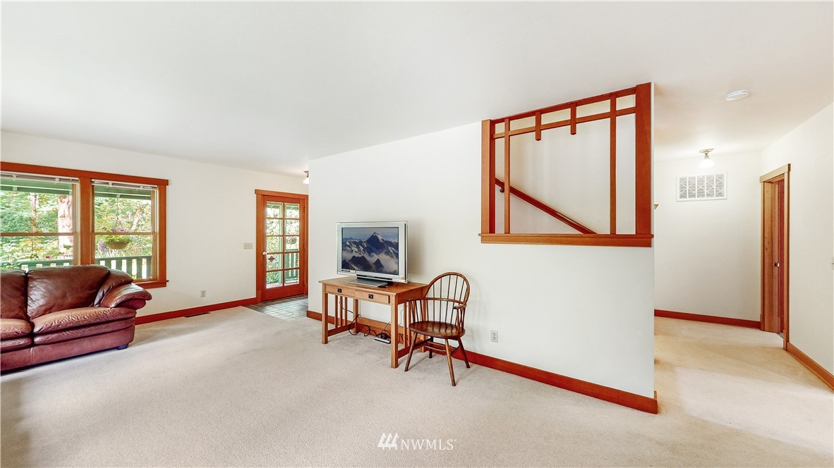 5994 Mission Road Bellingham, WA 98226 - Photo 9 of 23 Gallery Image 9