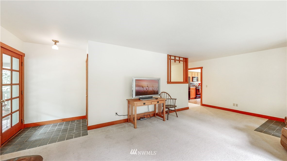 5994 Mission Road Bellingham, WA 98226 - Photo 10 of 23 Gallery Image 10