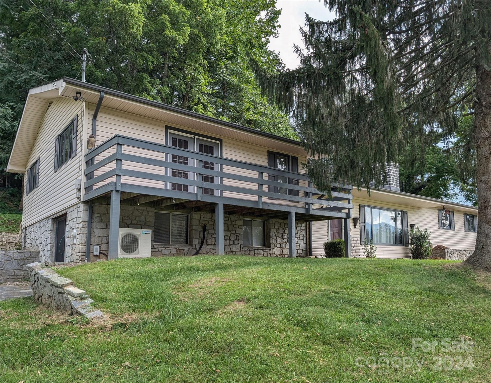 64 Hilltop Road Waynesville, NC 28786 - Photo 1 of 48 Gallery Image 1