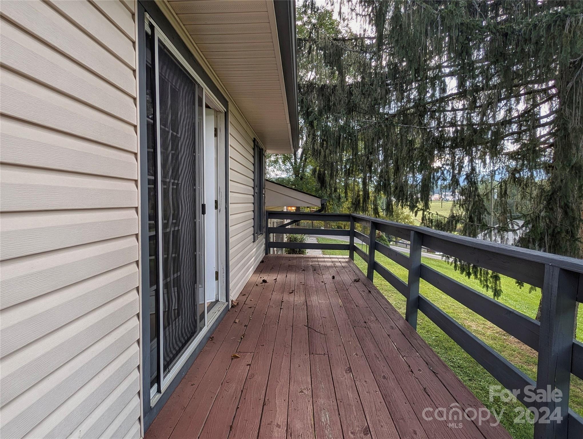64 Hilltop Road Waynesville, NC 28786 - Photo 13 of 48 Gallery Image 13
