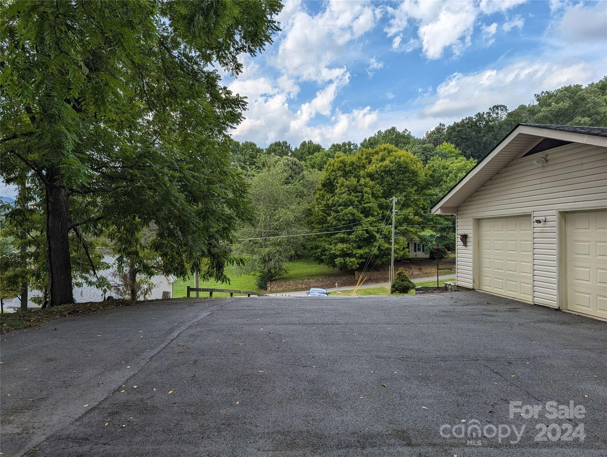 64 Hilltop Road Waynesville, NC 28786 - Photo 10 of 48 Gallery Image 10