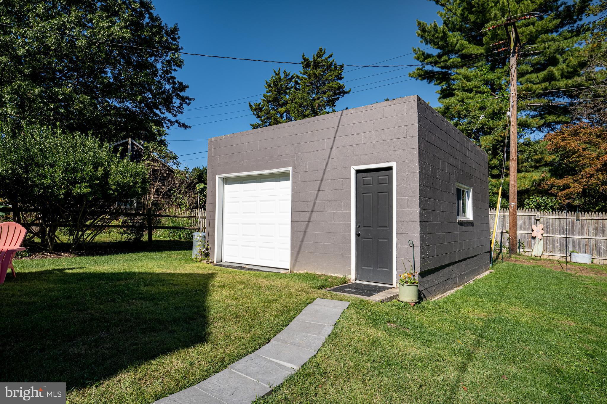 802 Cedarcroft Road Baltimore, MD 21212 - Photo 29 of 38 Detached garage with electric. No driveway access