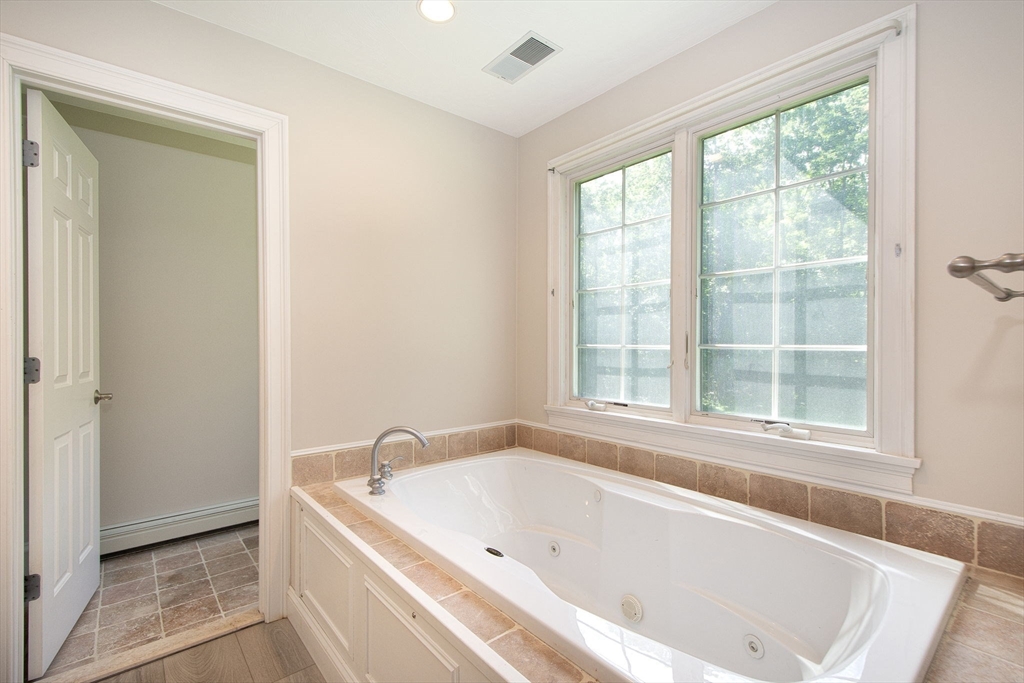 185 Booth Hill Road Scituate, MA 02066 - Photo 13 of 38