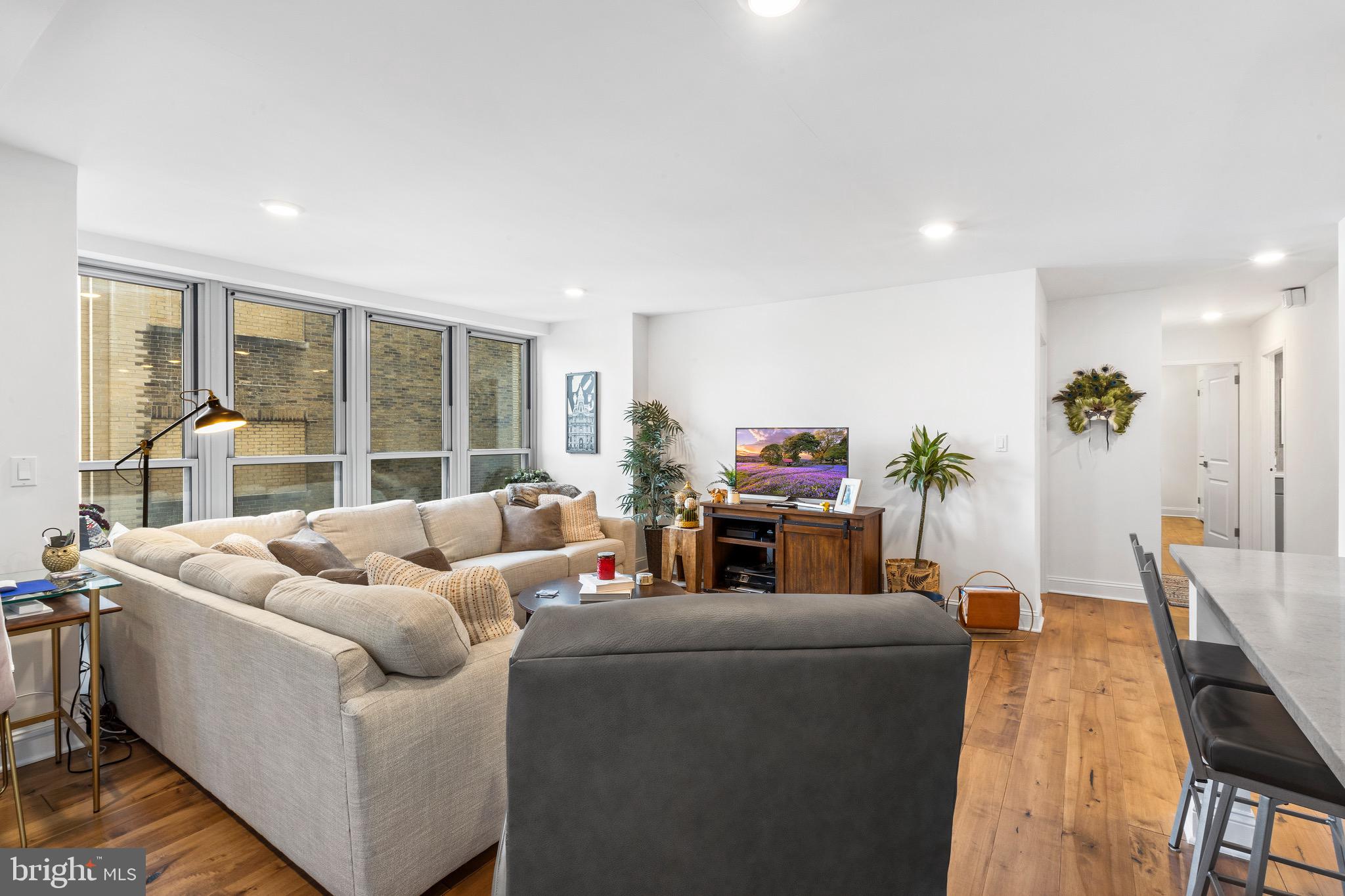 224 West Rittenhouse Square, Unit 801 Philadelphia, PA 19103 - Photo 4 of 23