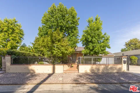 $899,000 | 8362 Shirley Avenue, Northridge, CA 91324