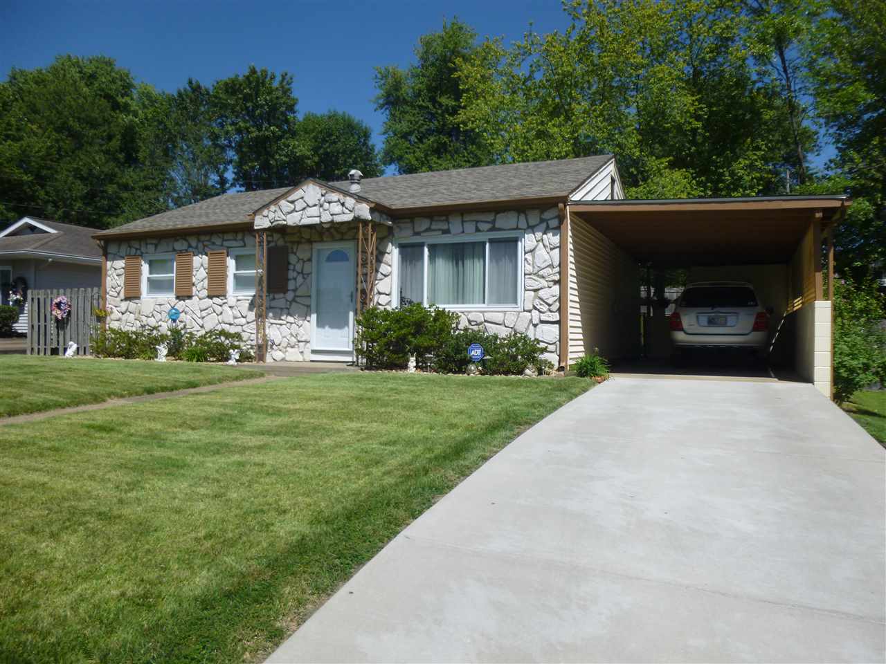 5304 Chadwick Road Evansville, IN 47710 - Photo 1 of 22 Gallery Image 1