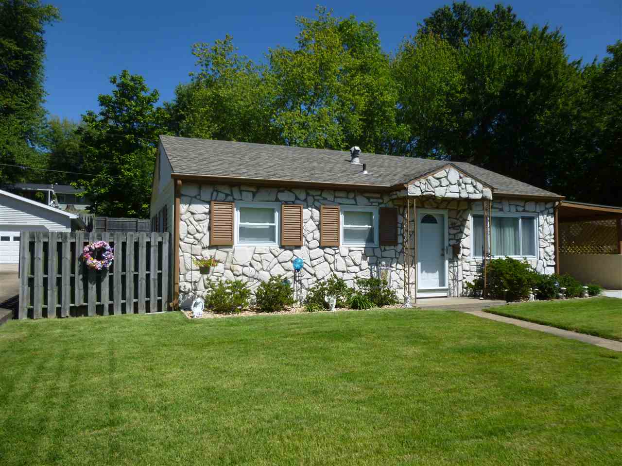 5304 Chadwick Road Evansville, IN 47710 - Photo 2 of 22 Gallery Image 2