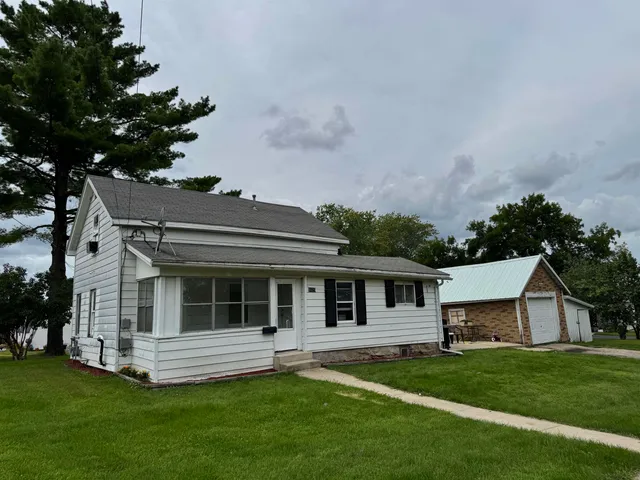 $164,900 | 1625 10th Street, Monroe, WI 53566