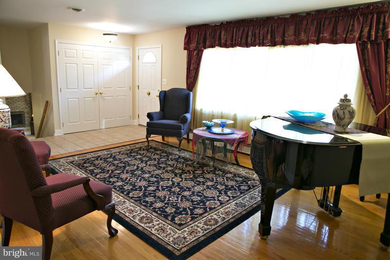 1713 Parkvue Road Fallston, MD 21047 - Photo 8 of 25 Living Room