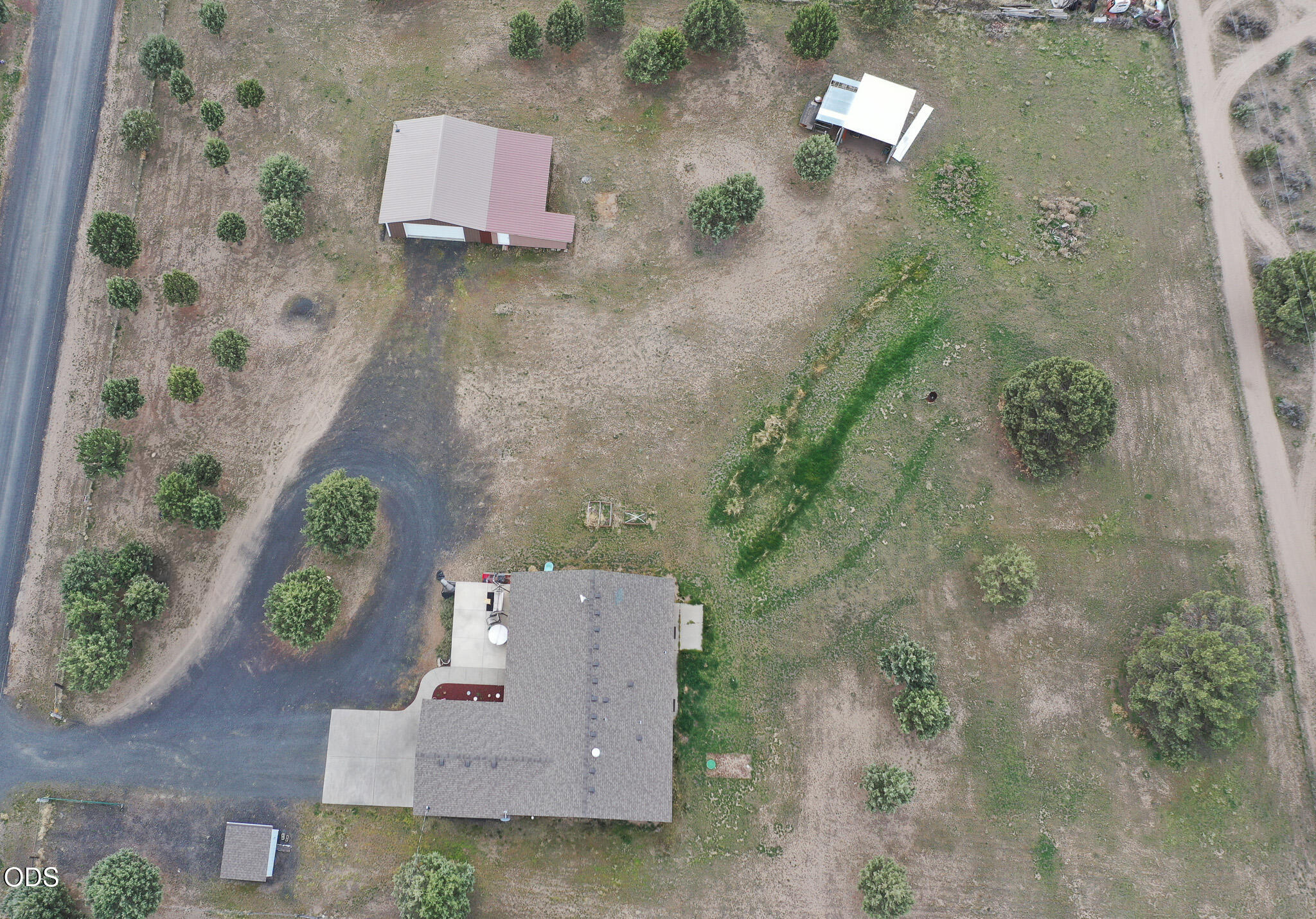 14003 Southeast Shawnee Road Prineville, OR 97754 - Photo 3 of 40