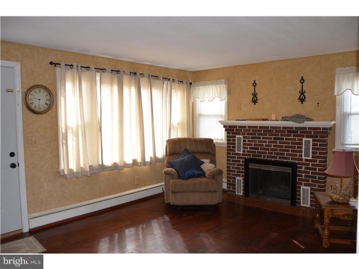 9 Ridge Road West Chester, PA 19382 - Photo 9 of 20 Living Room