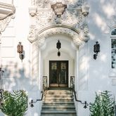 a view of a entryway of the building