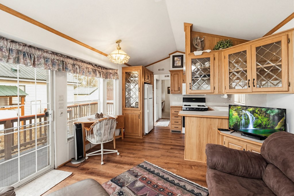 25 E Street Cascade, ID 83611 - Photo 3 of 24 Enjoy Natural Light