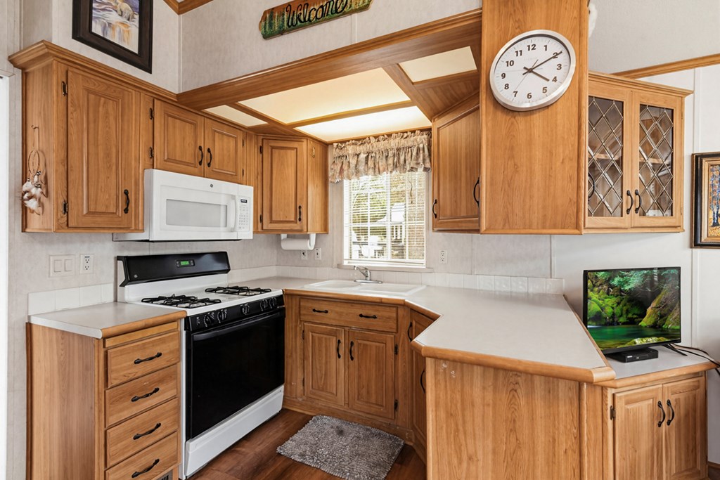 25 E Street Cascade, ID 83611 - Photo 4 of 24 Kitchen