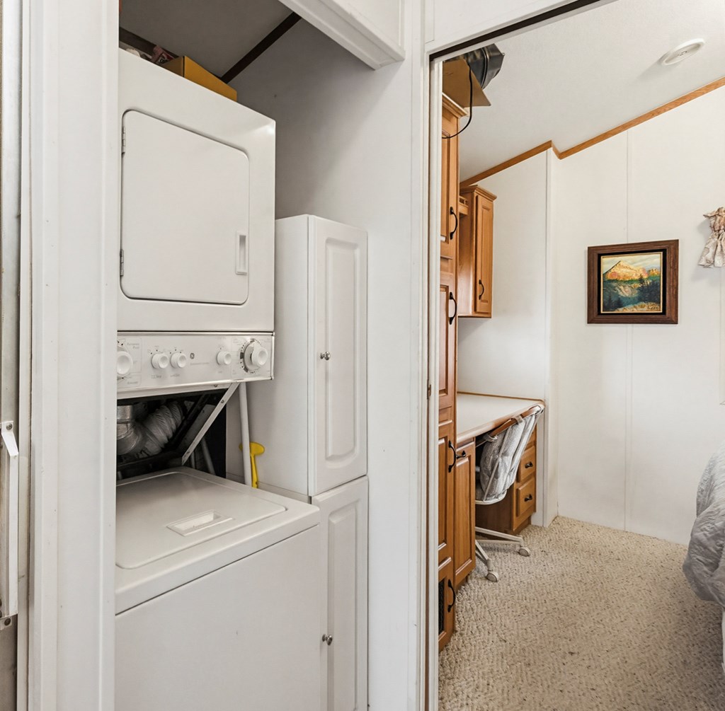 25 E Street Cascade, ID 83611 - Photo 8 of 24 Laundry Area