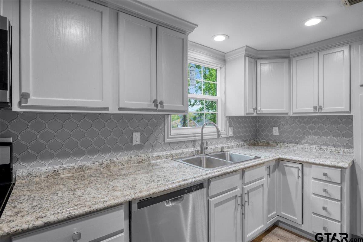 3230 Erma Street Tyler, TX 75701 - Photo 6 of 40