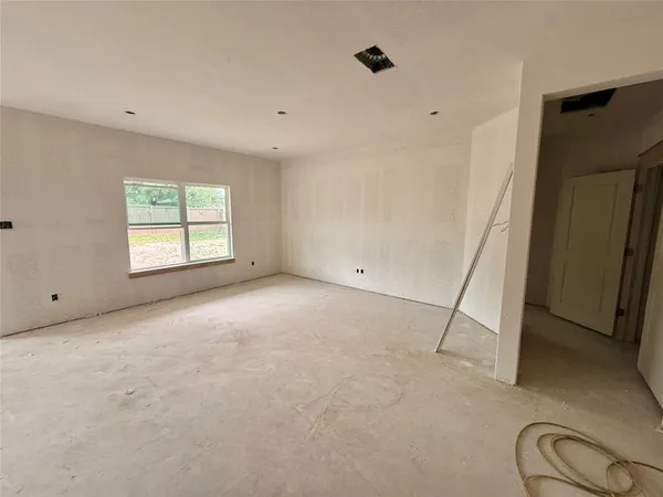 $329,990 | 170 Mustang Bend, Kyle, TX 78640