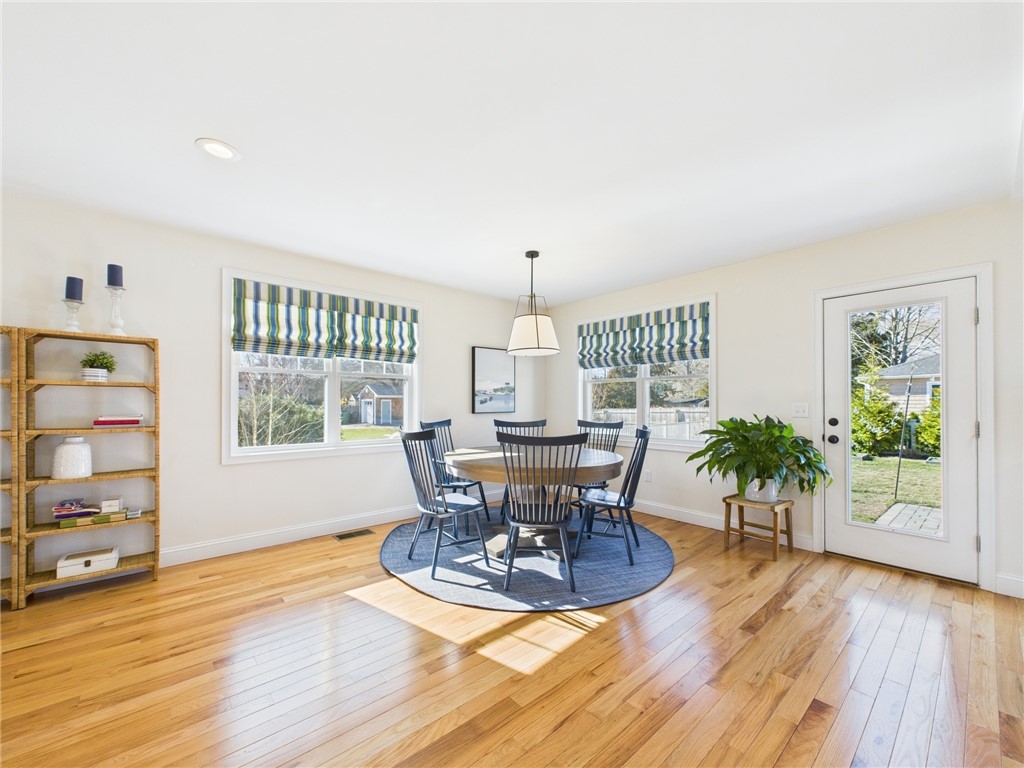 257 Ives Road Warwick, RI 02818 - Photo 9 of 35