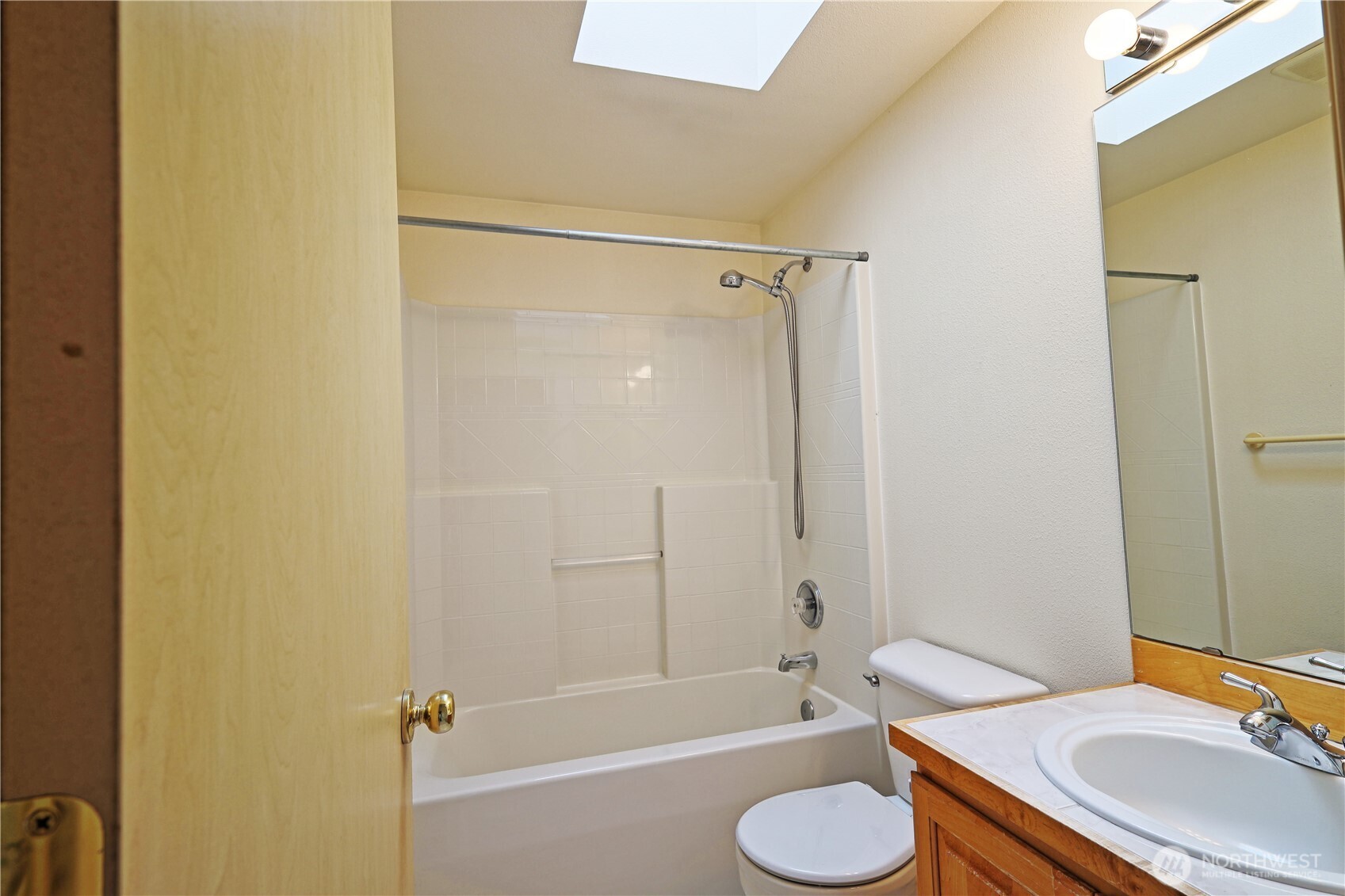 4006 Northeast 18th Street Renton, WA 98056 - Photo 23 of 37 Gallery Image 23