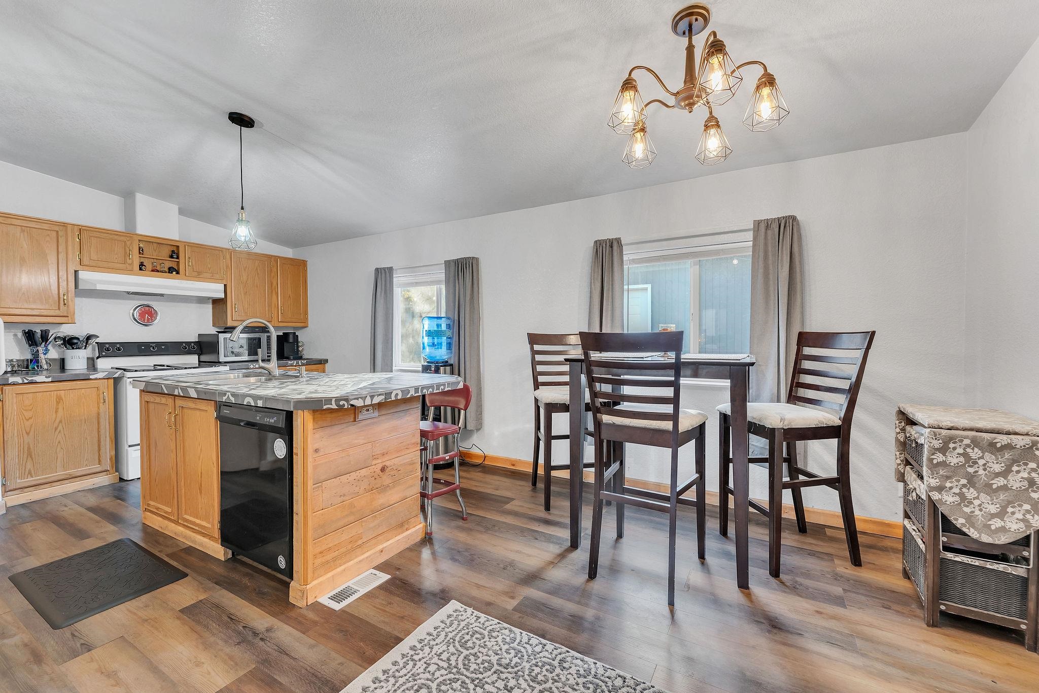 3110 South Perry Street Spokane, WA 99203 - Photo 5 of 29 Gallery Image 5