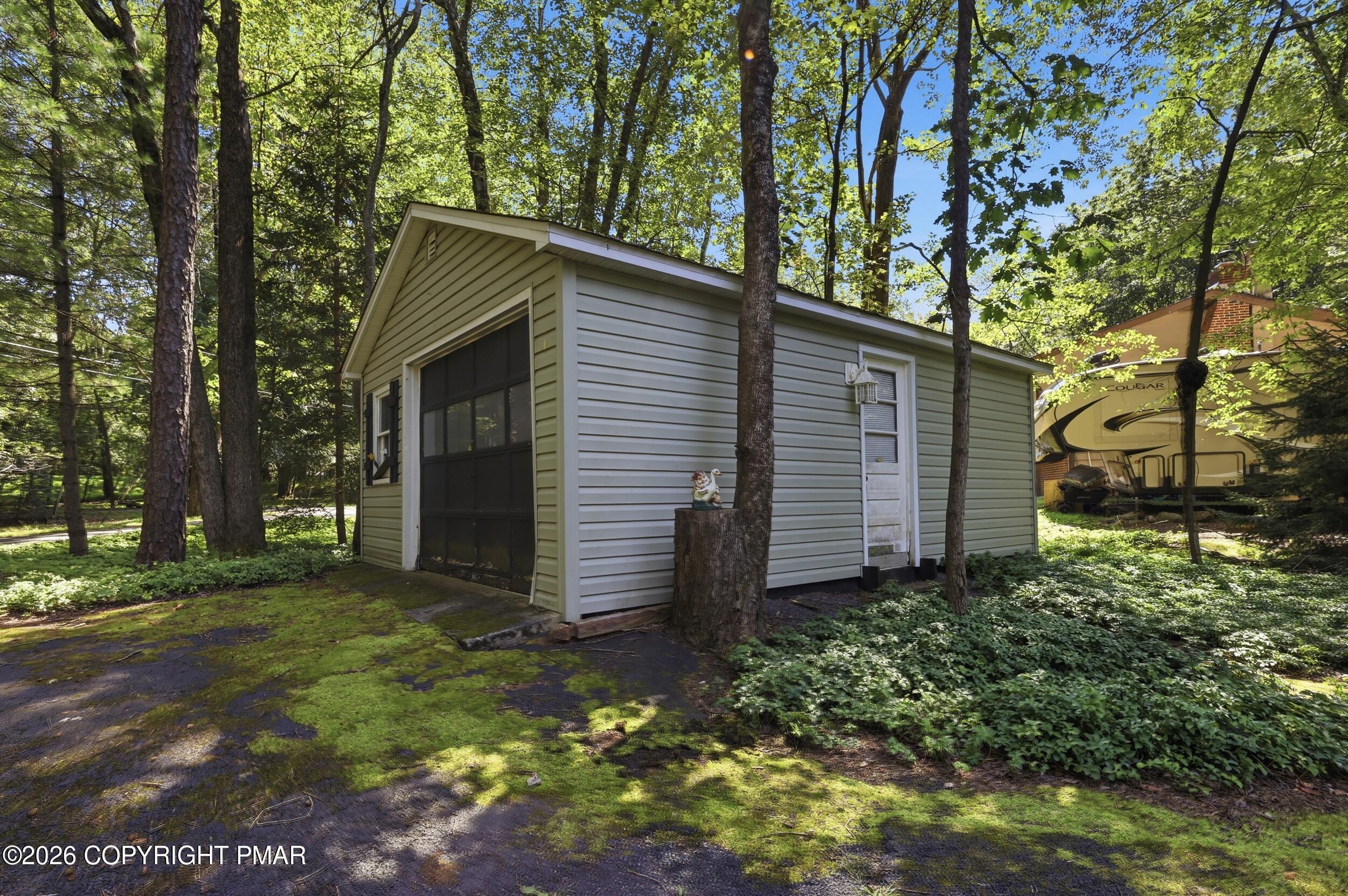 3307 Red Run Road Pocono Summit, PA 18346 - Photo 39 of 50 3307 Red39