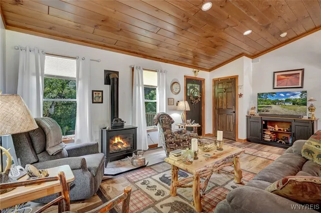 $350,000 | 10270 Pleasant Valley Road, Yorkshire, NY 14042