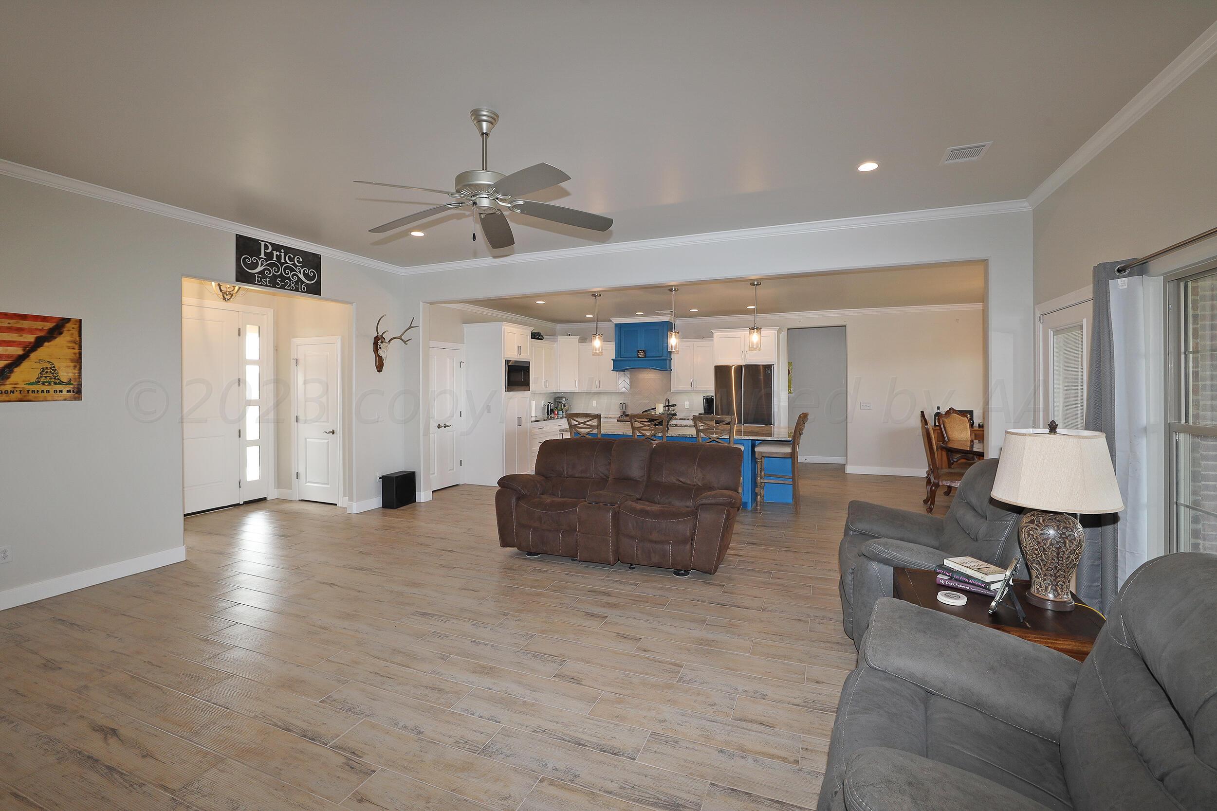 2351 Paige Lane Bushland, TX 79124 - Photo 8 of 40 Living Area