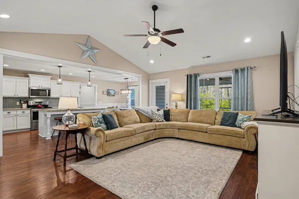 $345,000 | 141 Penn Circle, Galivants Ferry, SC 29544