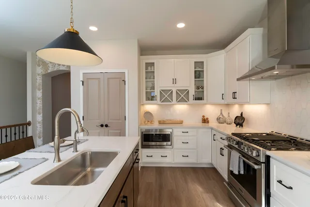 $619,995 | 7 Magnolia Drive, Halfmoon, NY 12065