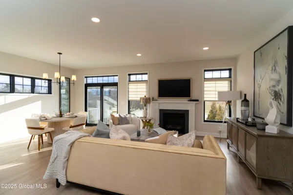 $623,995 | 7 Magnolia Drive, Halfmoon, NY 12065