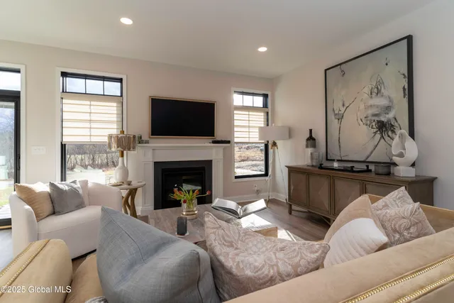 $619,995 | 7 Magnolia Drive, Halfmoon, NY 12065