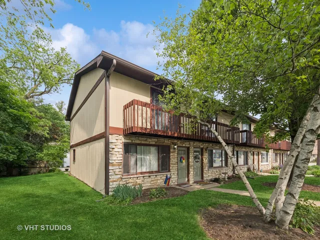 $200,000 | 422 Lincoln Avenue, Unit A, Fox River Grove, IL 60021
