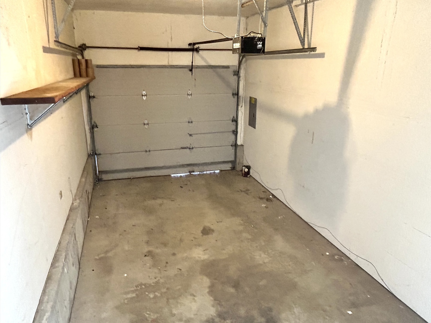 422 Lincoln Avenue, Unit A Fox River Grove, IL 60021 - Photo 13 of 15 a view of a small room