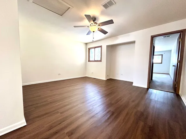 $200,000 | 422 Lincoln Avenue, Unit A, Fox River Grove, IL 60021