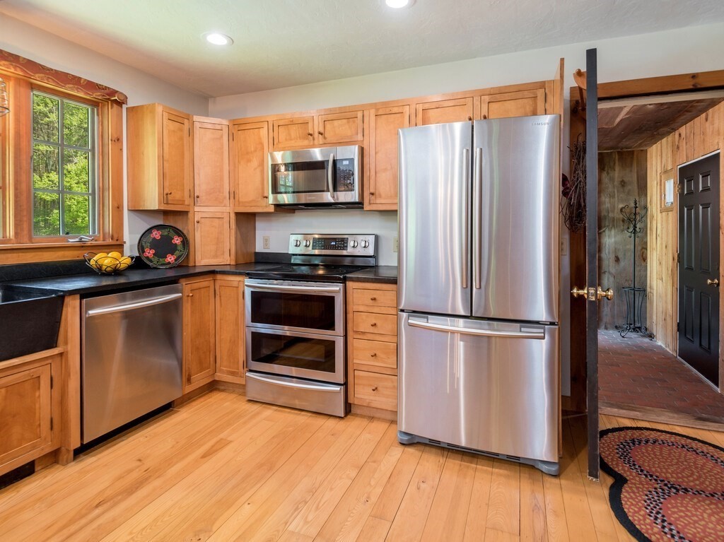 15 Little Rest Road Brimfield, MA 01010 - Photo 6 of 42