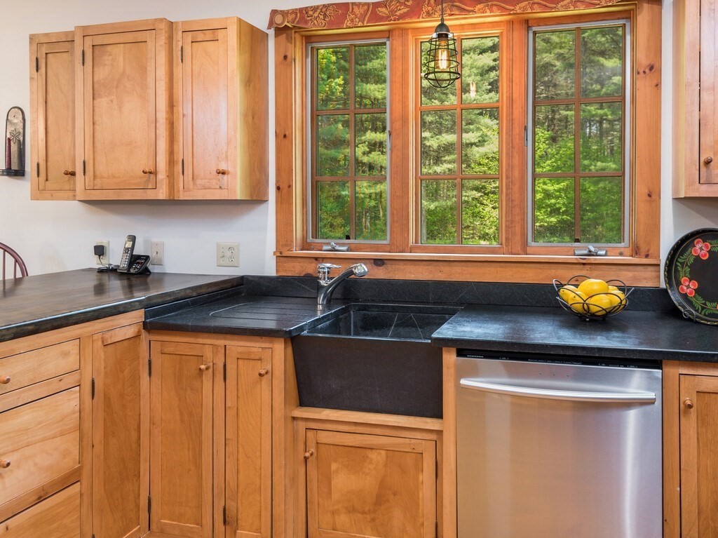 15 Little Rest Road Brimfield, MA 01010 - Photo 7 of 42