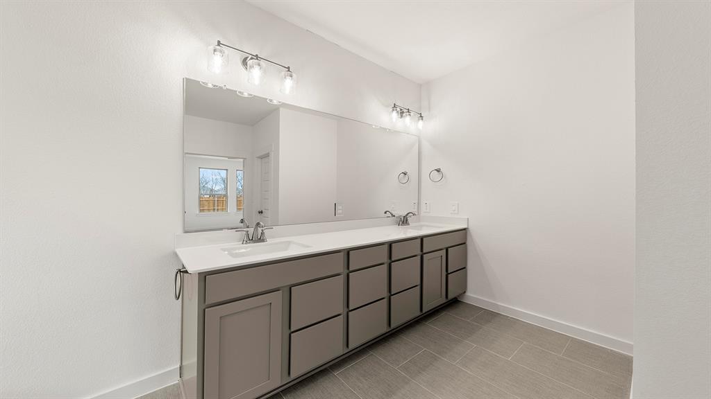 2307 Ryehill Road Forney, TX 75126 - Photo 16 of 25 Olive Primary Bath 2