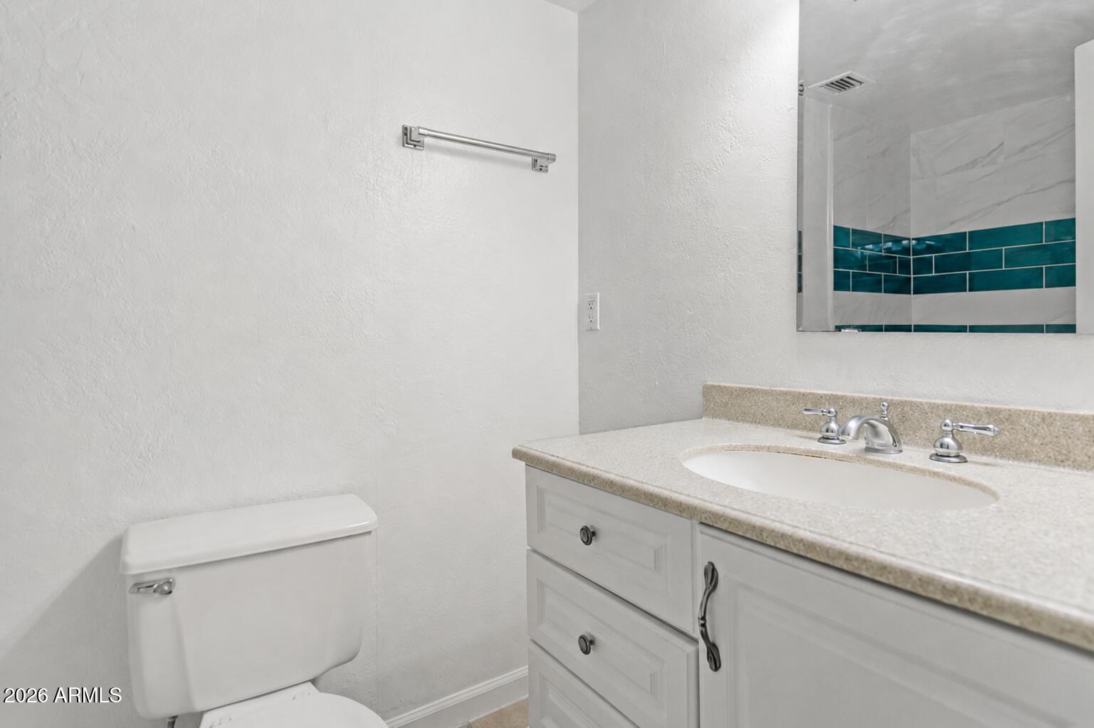 1006 East Osborn Road, Unit D Phoenix, AZ 85014 - Photo 10 of 16 Bathroom