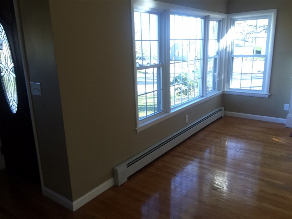 206 Deerfield Road Cranston, RI 02920 - Photo 9 of 21 Gallery Image 9