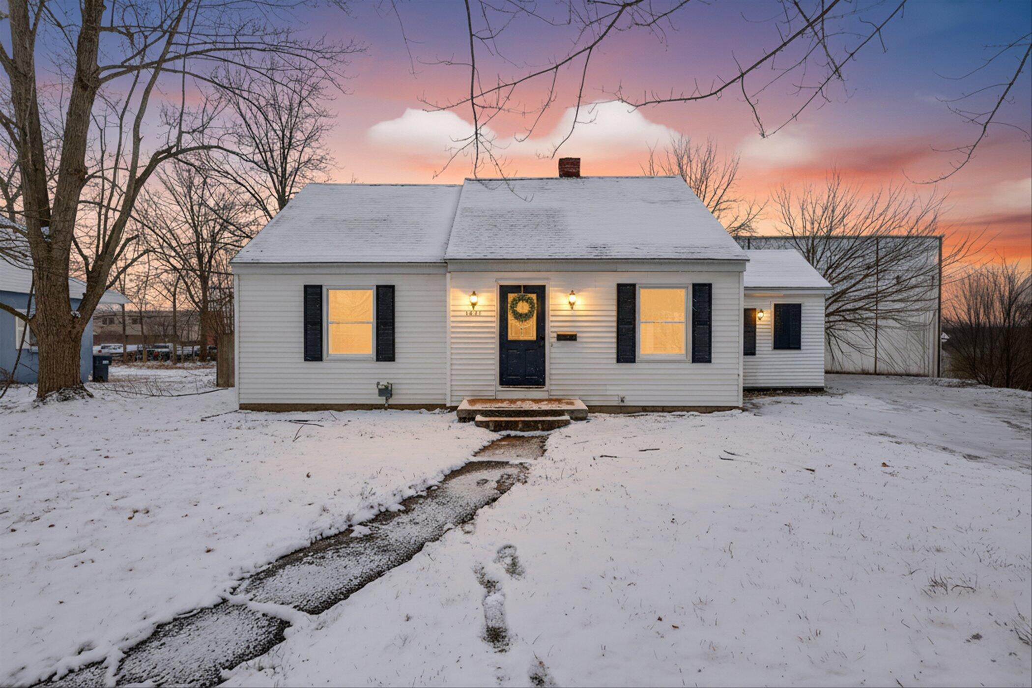 01-1901 Fulton St Kalamazoo, MI 49001-W