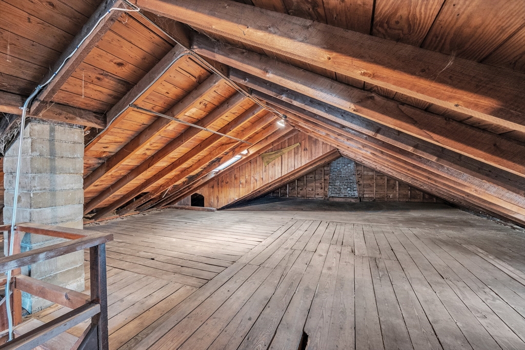 141 Hood Street Springfield, MA 01109 - Photo 17 of 29