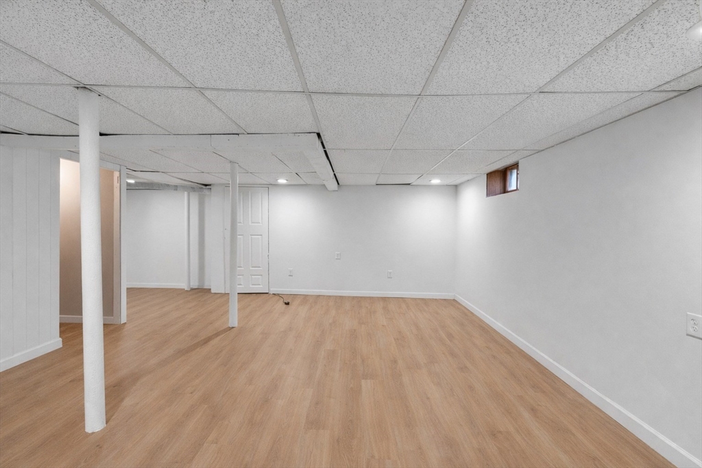 141 Hood Street Springfield, MA 01109 - Photo 19 of 29