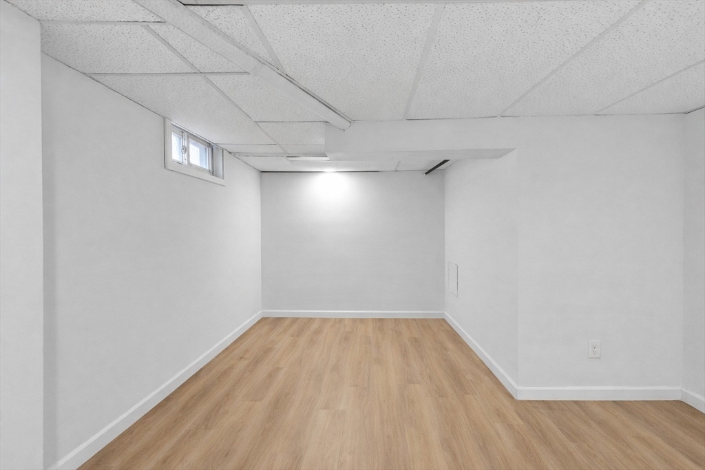 141 Hood Street Springfield, MA 01109 - Photo 20 of 29